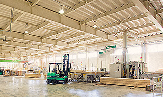 プレカット工場（木材加工工場）
