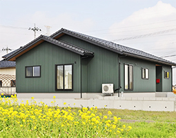  子育て世代が建てた、収納豊富で快適な平屋の住まい。