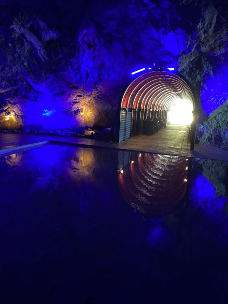 珠洲市　青の洞窟