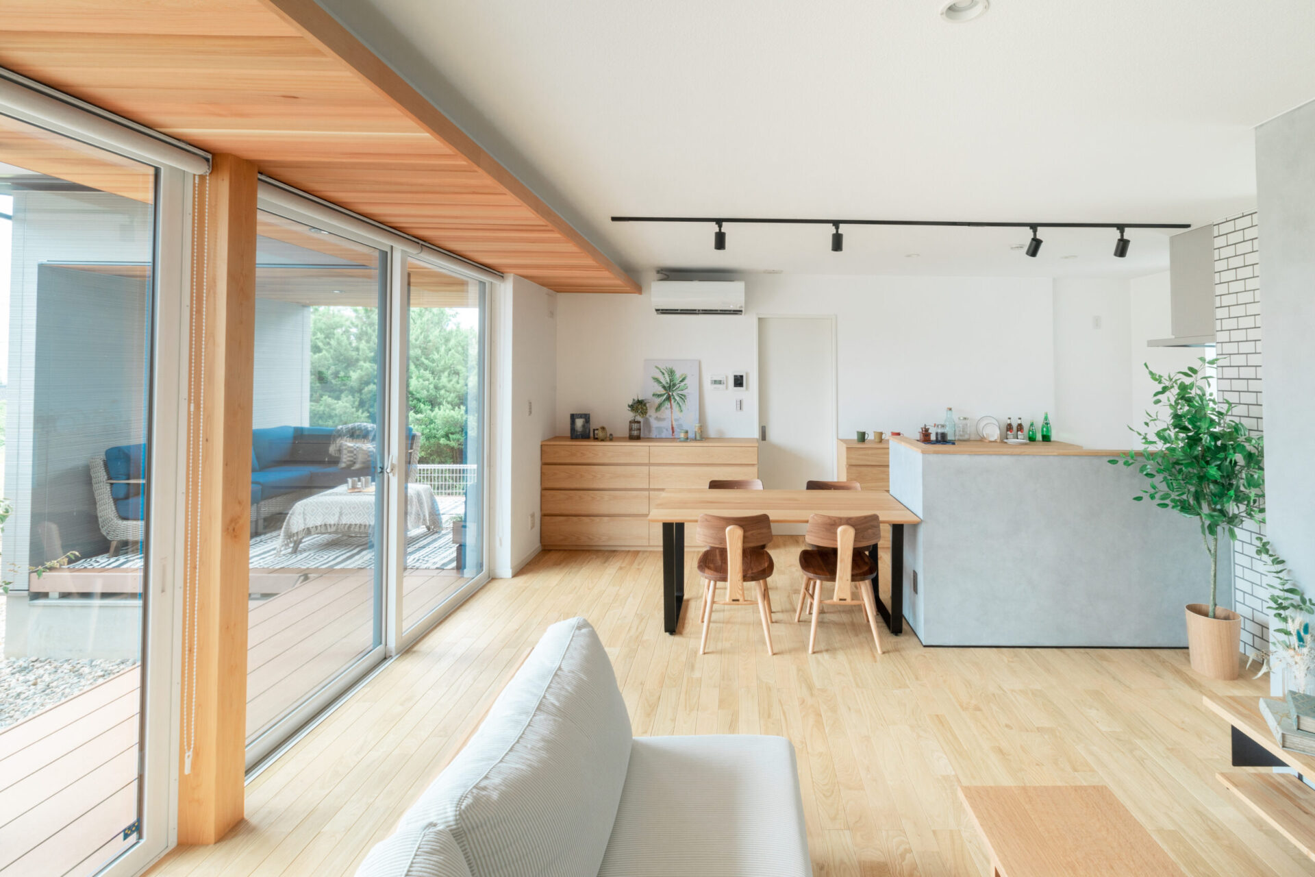 アウトドア好きな方限定の住まいではなく、日々たくさんの仕事や家事をこなしながら、趣味の時間もしっかりと楽しみたい方に向けた住まい