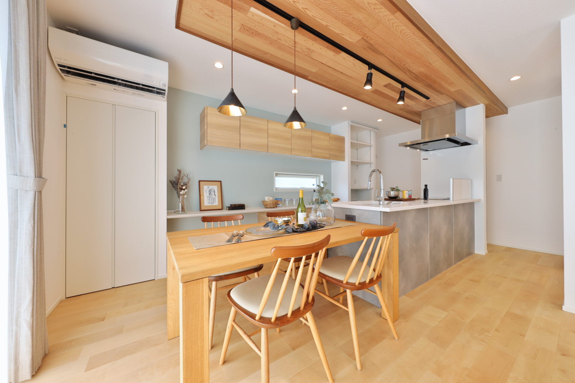 明るく開放的な回遊動線のあるお家