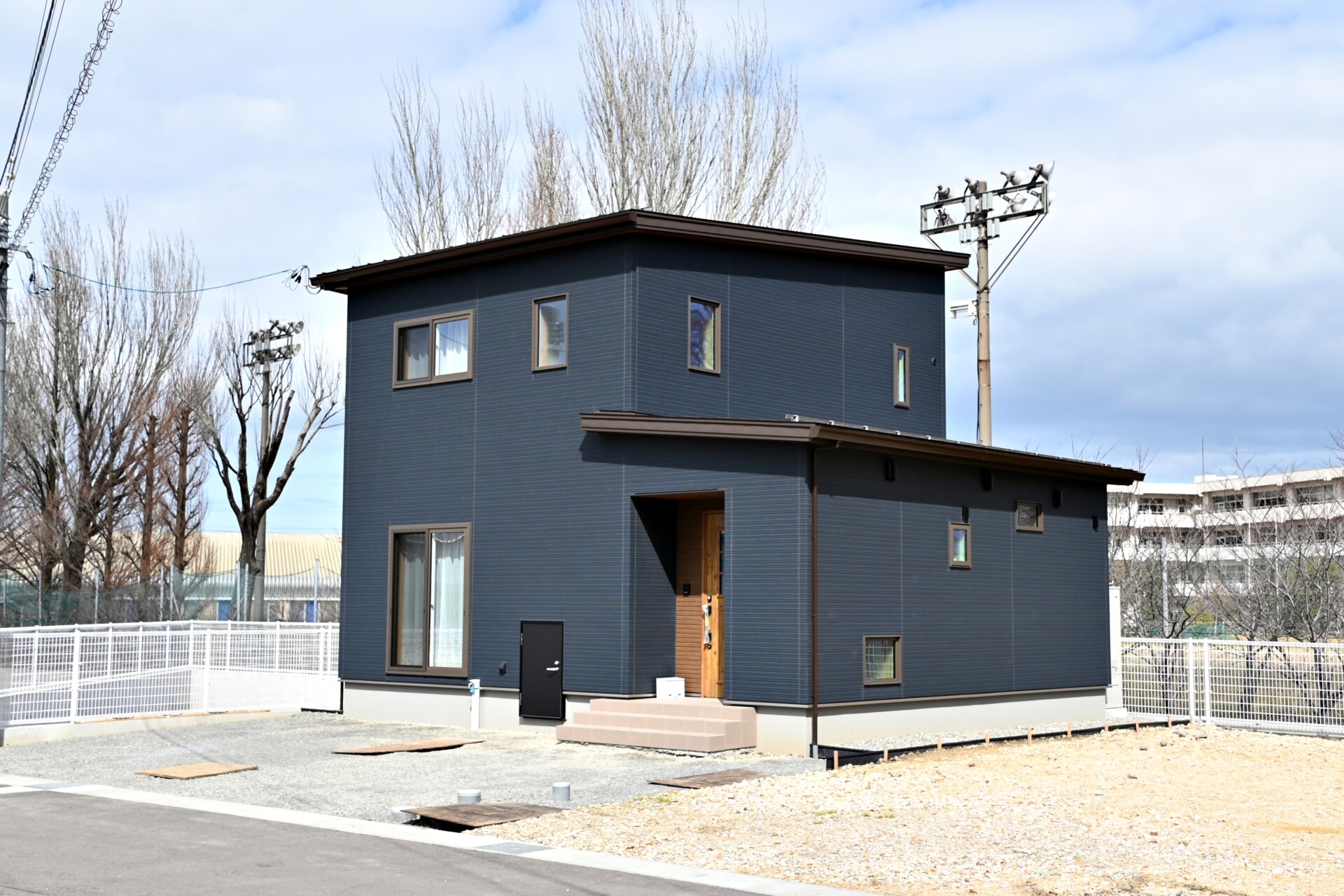 安心して暮らせる耐震等級3と制振装置が標準になったコンパクトハウス