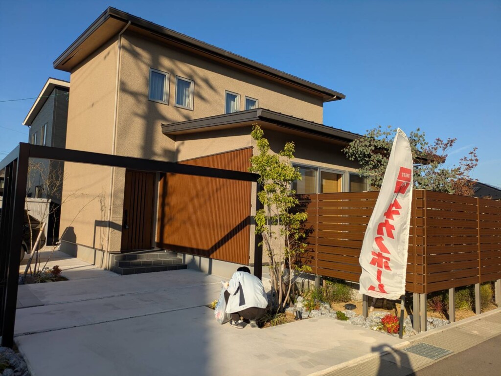 街なか展示場のお手入れをしてきました