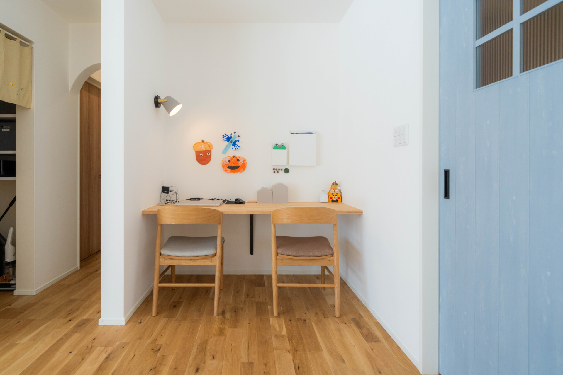 田園風景を日常に取り込んだ、南欧風の平屋