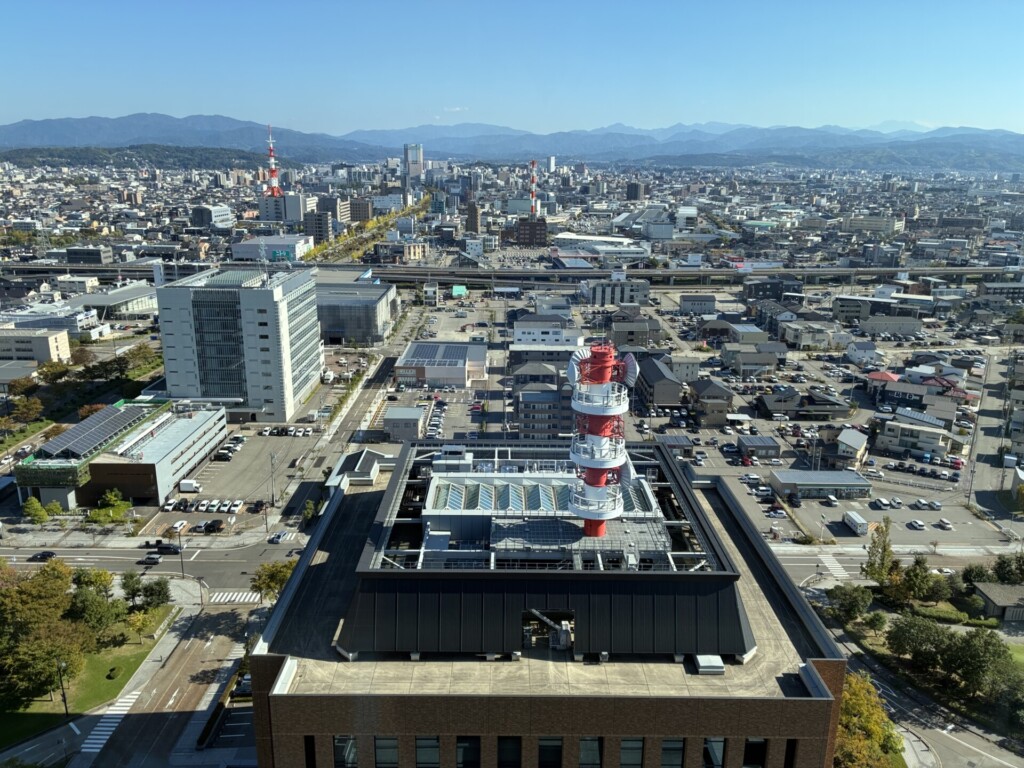 石川県庁展望ロビーから